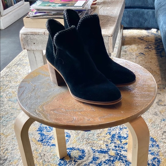 Frye and Company black suede bootie. Like new! - Picture 4 of 4
